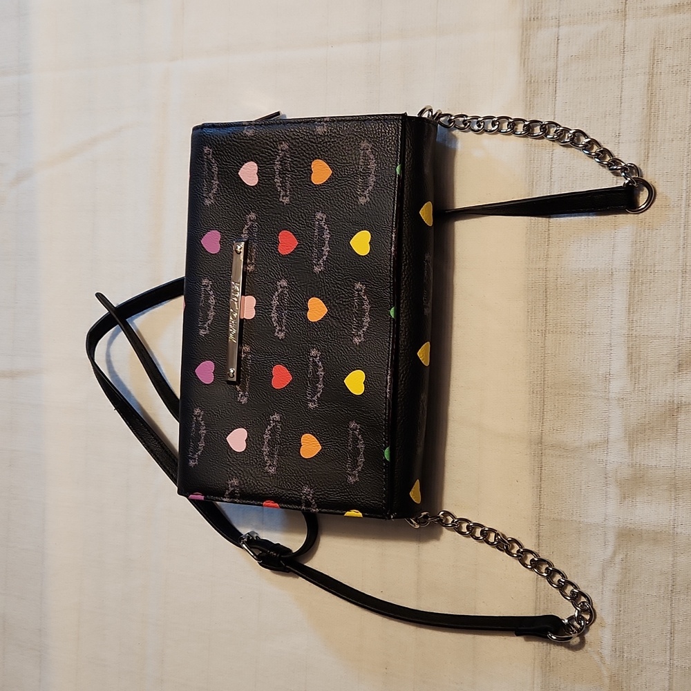 Betsey Johnson Heart Crossbody - Picture 1 of 5